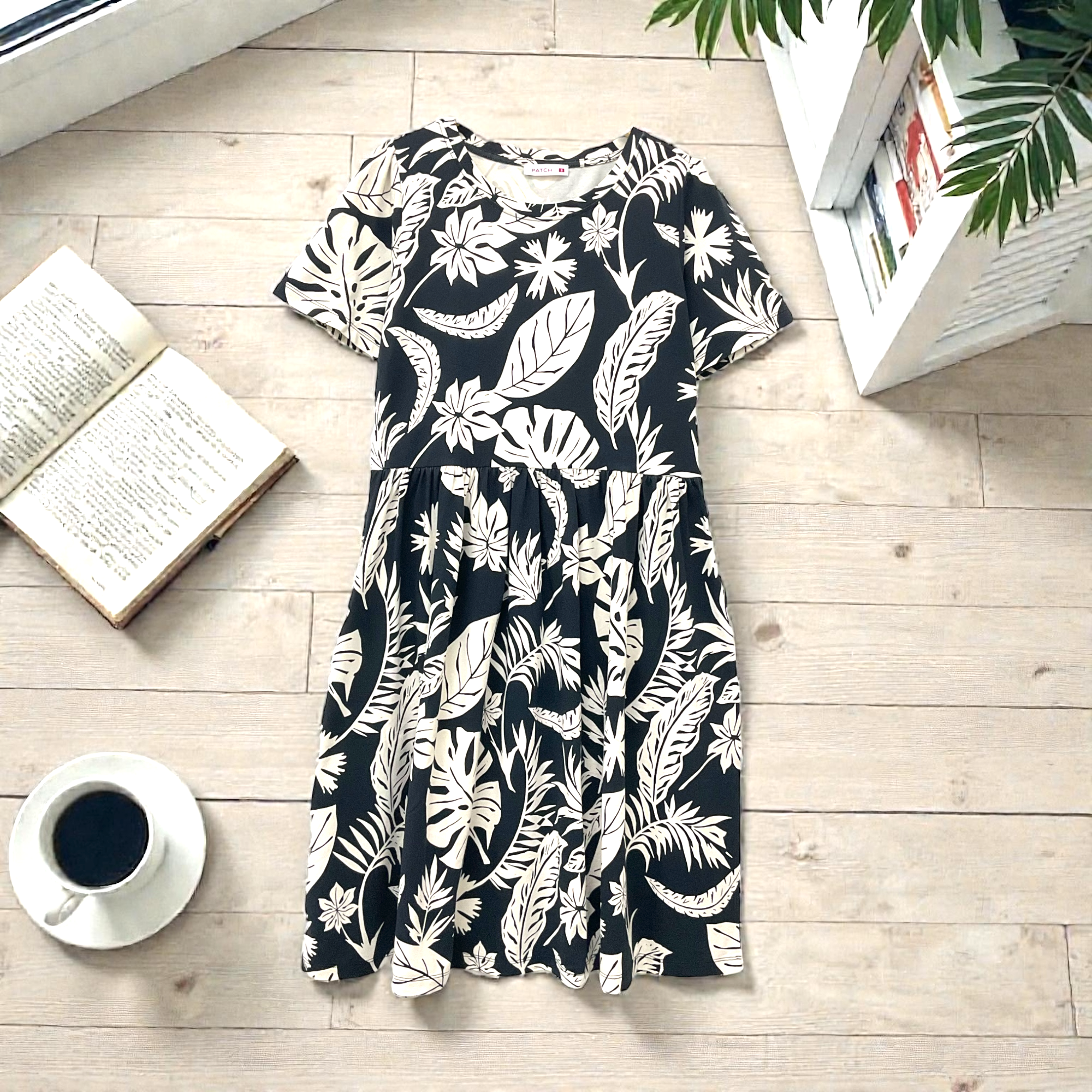 Patch Women's Short Sleeve Round Neck Floral Printed Dress